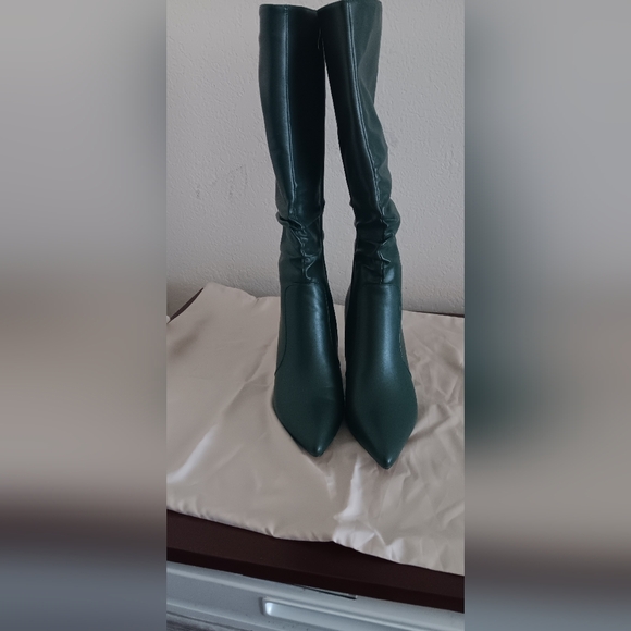 Elegant Green Women's Boots 3 Inch Heels NWOT - Picture 1 of 3